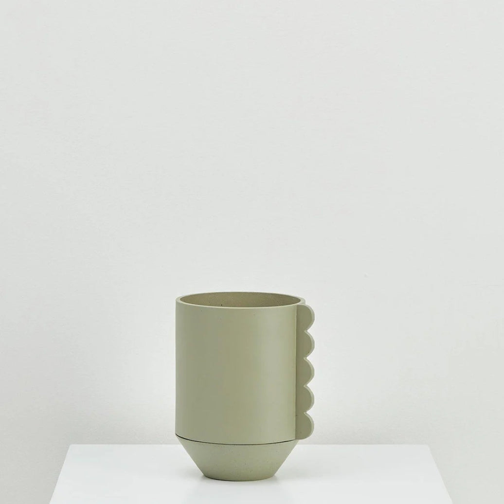 Frill Feature Planter