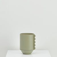 Frill Feature Planter